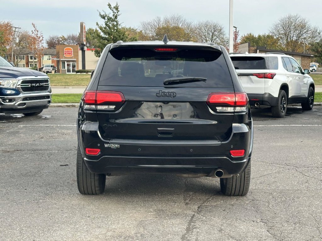 Used 2019 Jeep Grand Cherokee Altitude AWD/4WD image 5