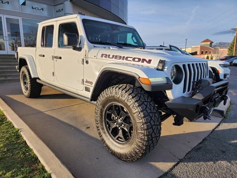 Used 2020 Jeep Gladiator Rubicon image 3