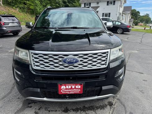 Used 2016 Ford Explorer Platinum AWD/4WD image 2