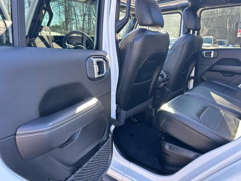 Used 2023 Jeep Wrangler Sahara w/ Cold Weather Group image 29