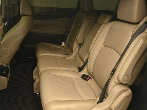 Used 2018 Honda Odyssey Touring image 10