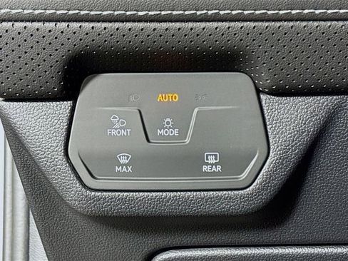 New 2026 Volkswagen Atlas SE image 10