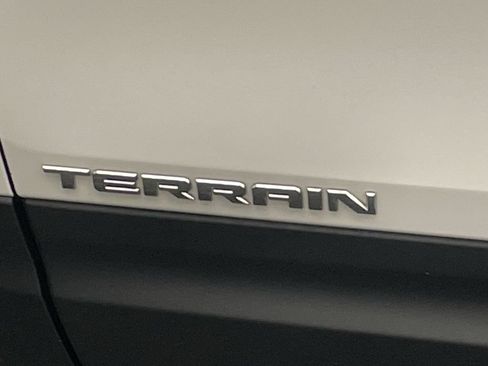 Used 2019 GMC Terrain SLE w/ LPO, Floor Liner Package AWD/4WD image 23