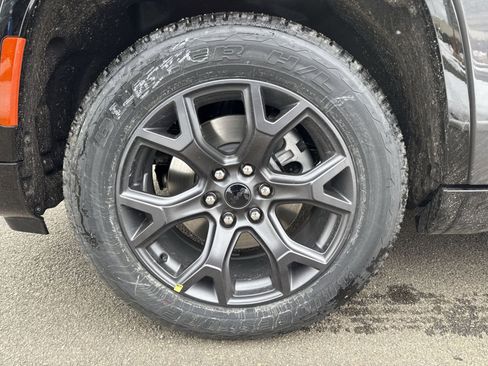 New 2026 Jeep Grand Wagoneer L Limited w/ Premium Group II image 12