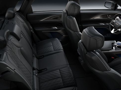 New 2026 Cadillac Lyriq V image 11