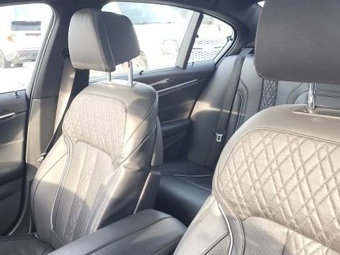 Used 2019 BMW M550i xDrive w/ Dynamic Handling Package image 15