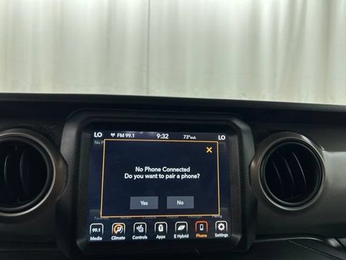 Used 2023 Jeep Wrangler Unlimited AWD/4WD image 18