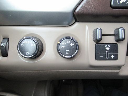 Used 2016 Chevrolet Tahoe LT image 17