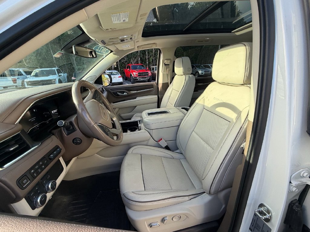 Used 2022 GMC Yukon XL Denali AWD/4WD image 10