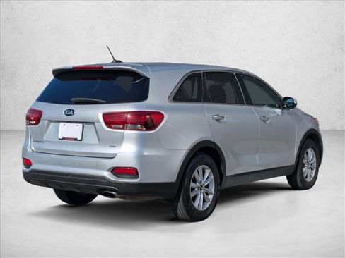 Used 2019 Kia Sorento FWD image 5