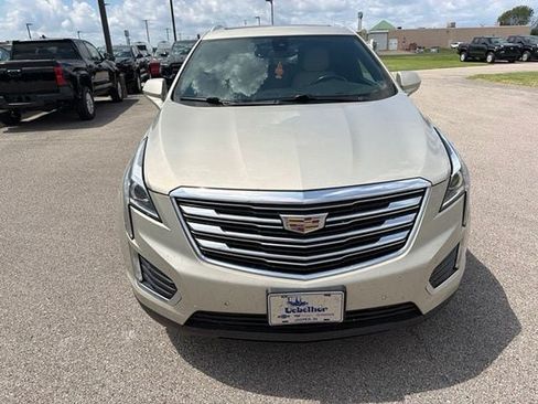 Used 2017 Cadillac XT5 Luxury w/ Driver Awareness Package FWD image 5