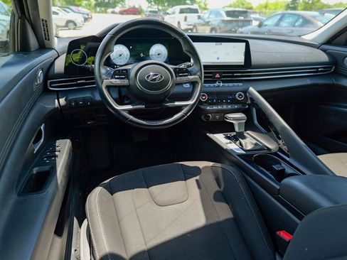 Used 2023 Hyundai Elantra SEL w/ Convenience Package FWD image 33