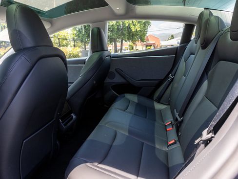 Used 2025 Tesla Model 3 Long Range RWD image 22