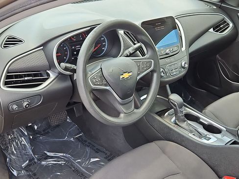 Used 2023 Chevrolet Malibu LT w/ Driver Confidence Package FWD image 16