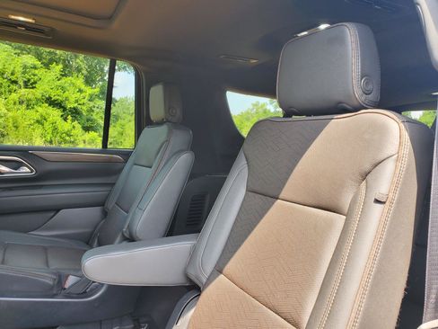 Used 2023 Chevrolet Suburban High Country AWD/4WD image 42