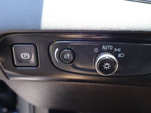 Used 2021 Buick Enclave Essence w/ Sound and Sites Package AWD/4WD image 29