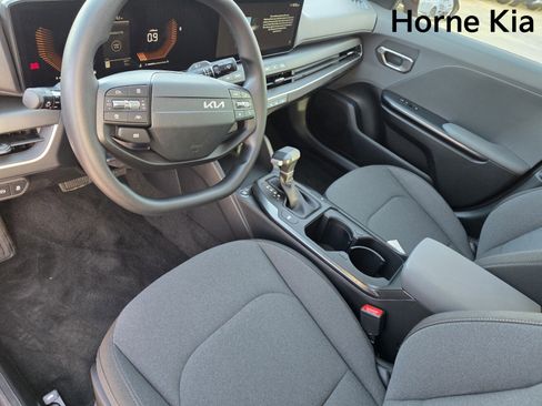 New 2025 Kia K4 LXS image 11