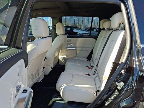 Used 2026 Mercedes-Benz GLB 250 4MATIC image 8