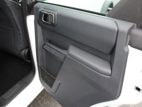 New 2025 Ford Bronco 4-Door image 14