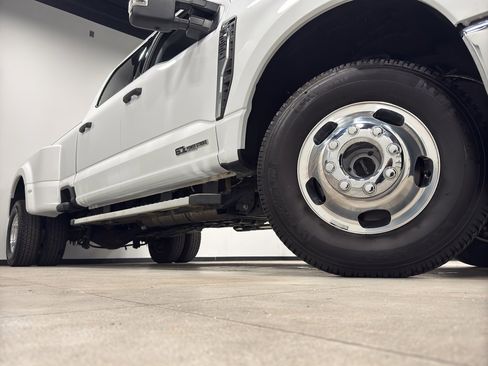 Used 2025 Ford F350 XLT image 2