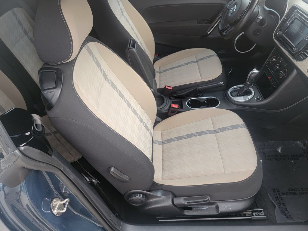 Used 2018 Volkswagen Beetle 2.0T FWD image 14