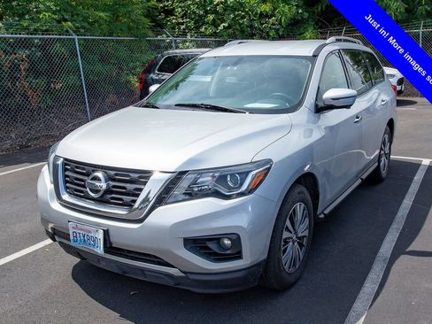 Used 2018 Nissan Pathfinder SL w/ Cargo Package FWD image 1