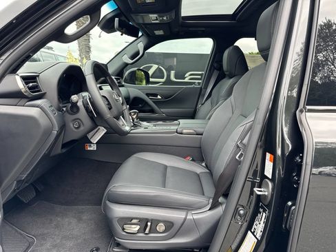 New 2026 Lexus LX 600 4WD w/ Luxury Package image 4