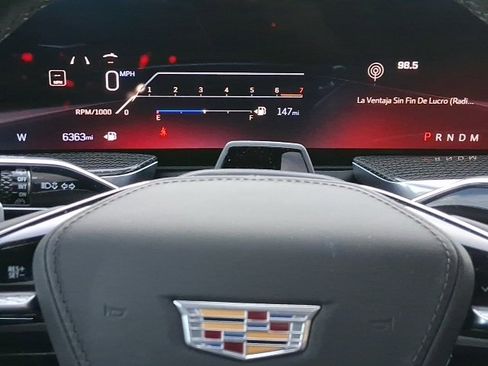 Used 2025 Cadillac Escalade ESV V image 9