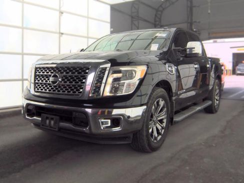 Used 2017 Nissan Titan SL w/ Chrome Package RWD image 1