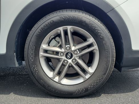 Used 2018 Hyundai Santa Fe Sport FWD image 5