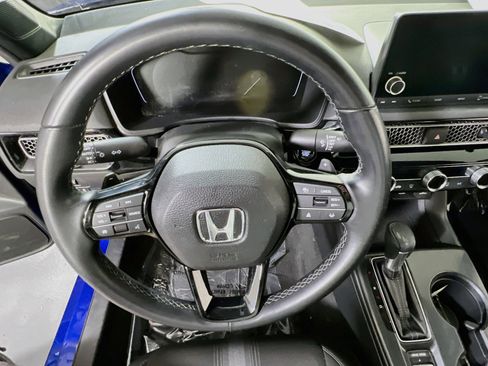 Used 2023 Honda Civic Sport image 11