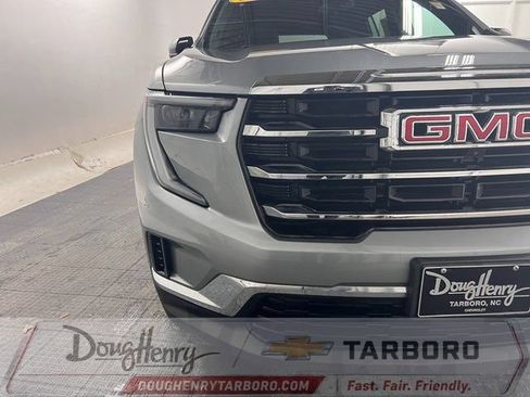 Used 2025 GMC Acadia Elevation FWD image 11