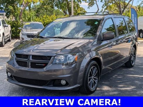 Used 2018 Dodge Grand Caravan GT FWD image 3
