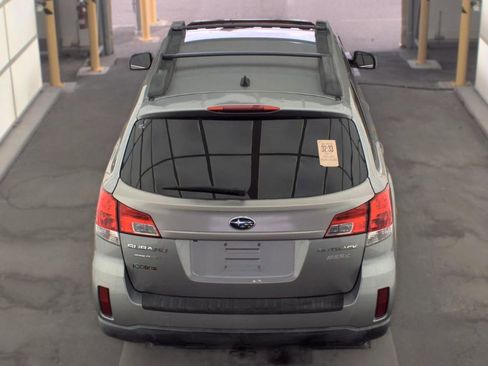 Used 2011 Subaru Outback 2.5i Limited w/ PWR Moonroof Pkg AWD/4WD image 6