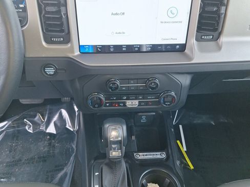 Used 2025 Ford Bronco Outer Banks image 12