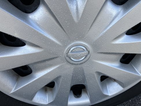 Used 2019 Nissan Versa S Plus FWD image 9