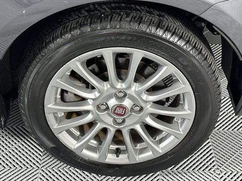 Used 2018 FIAT 124 Spider Classica w/ Technology & Siriusxm Group image 10