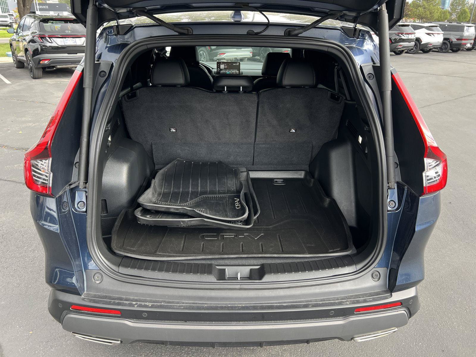 Used 2023 Honda CR-V Sport Touring image 9