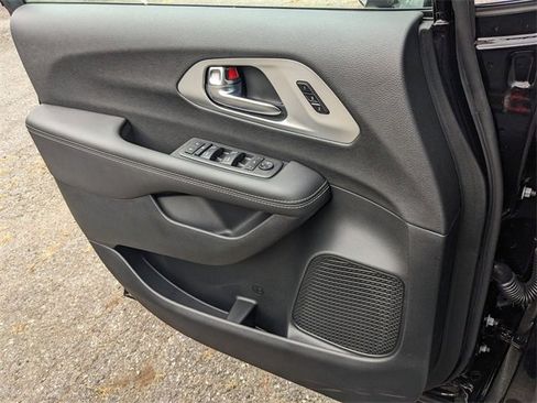 New 2026 Chrysler Pacifica Limited w/ S Appearance Package image 19