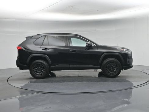 Used 2019 Toyota RAV4 XLE AWD/4WD image 26