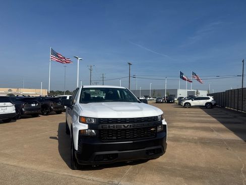 Used 2020 Chevrolet Silverado 1500 W/T w/ Trailering Package AWD/4WD image 3