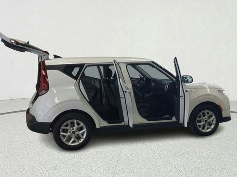 Used 2021 Kia Soul S FWD image 18
