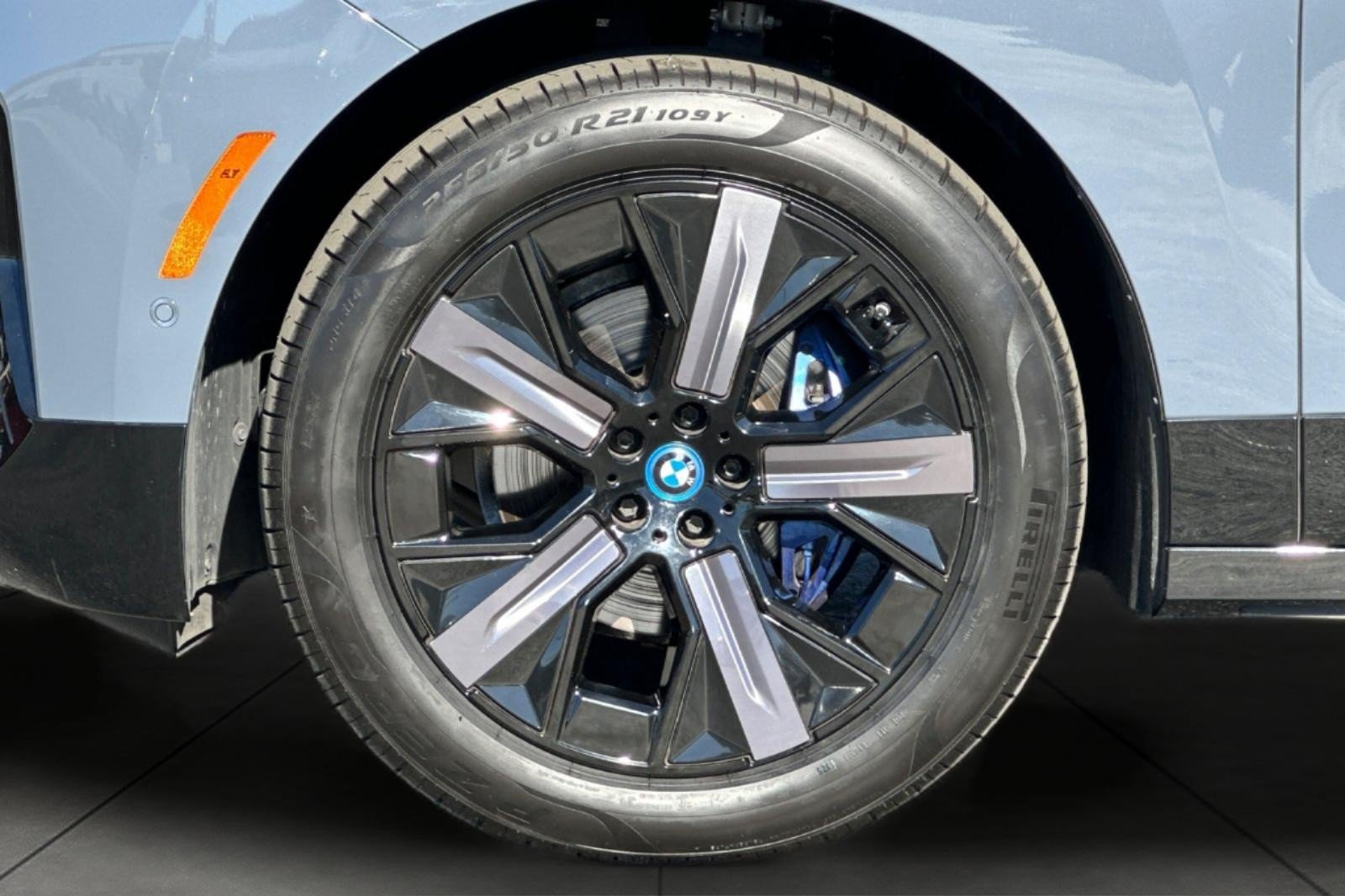 Used 2024 BMW iX xDrive50 w/ Sport Package AWD/4WD image 26