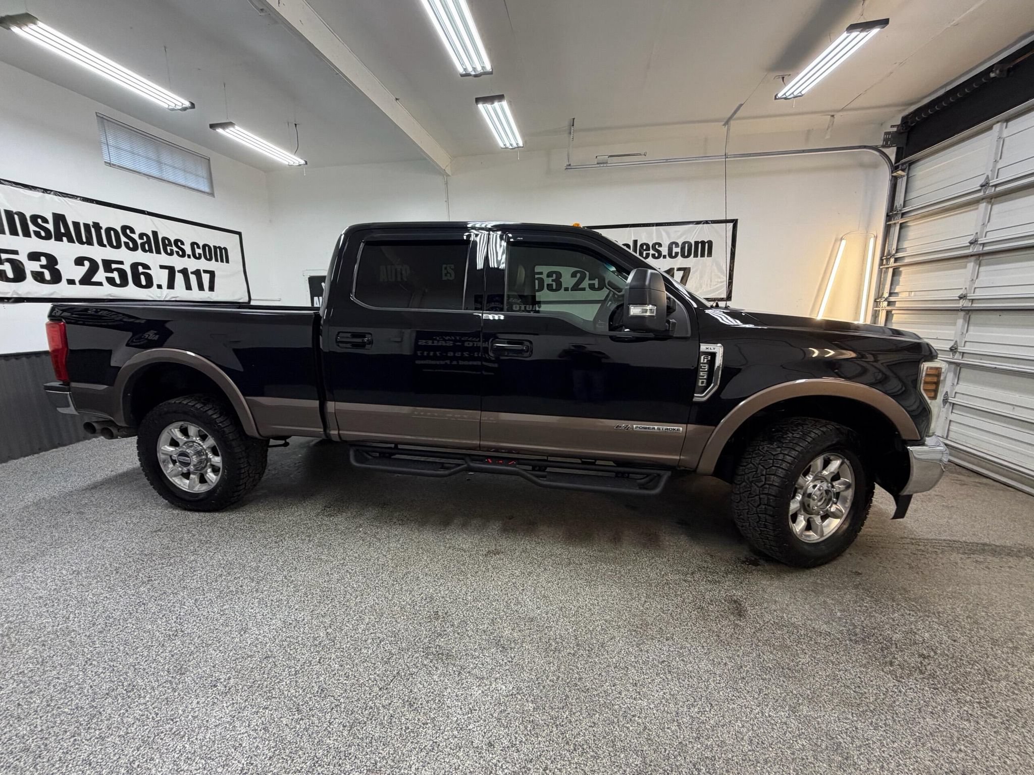 Used 2018 Ford F350 XLT w/ XLT Value Package AWD/4WD image 2