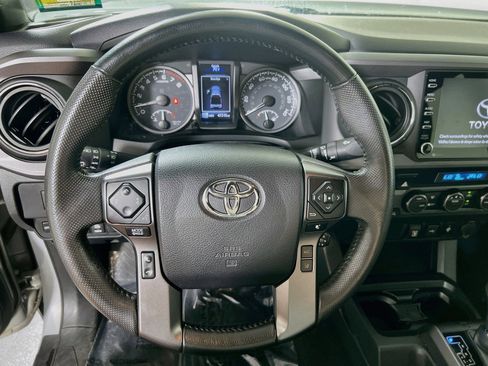 Used 2021 Toyota Tacoma TRD Off-Road AWD/4WD image 11
