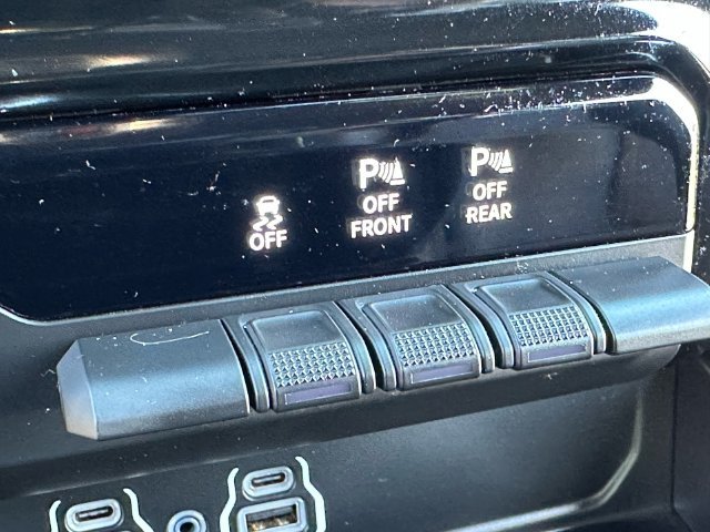 Used 2025 RAM 1500 Laramie AWD/4WD image 19