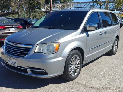 Used 2014 Chrysler Town & Country Touring-L w/ Driver Convenience Group