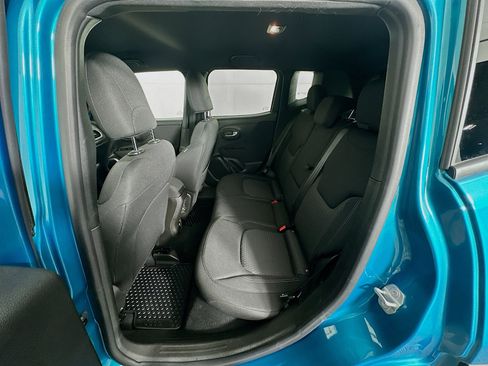 Used 2021 Jeep Renegade Latitude image 27