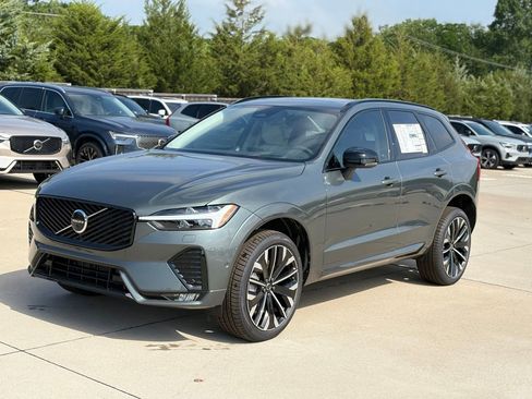 New 2026 Volvo XC60 B5 Ultra w/ Protection Package Premier AWD/4WD image 3