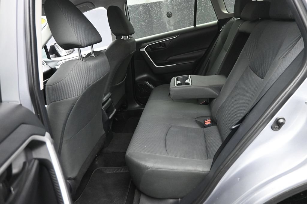 Used 2020 Toyota RAV4 LE FWD image 12